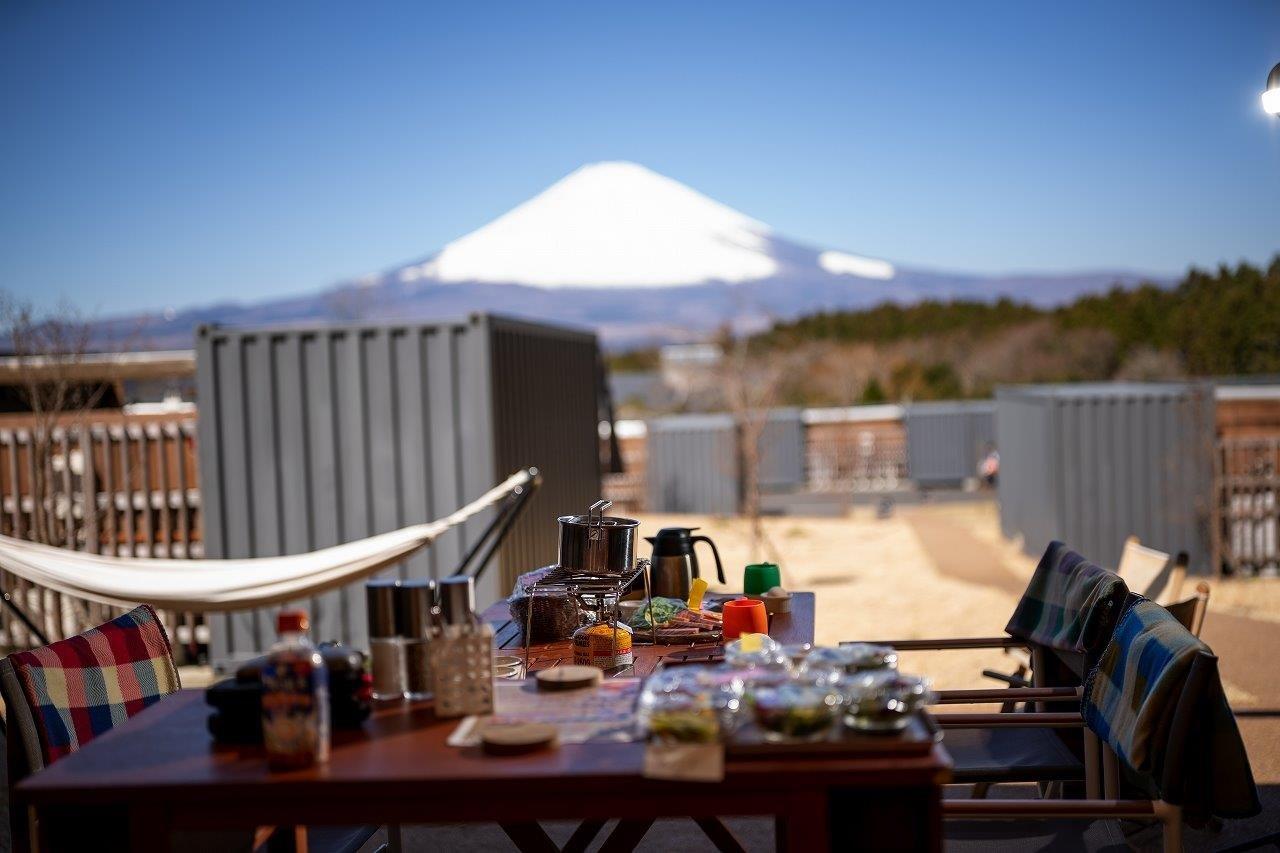 【早割で最大4,000円OFF】美しい富士山とBBQを満喫！寒い日も快適に楽しむ藤乃煌のグランピング