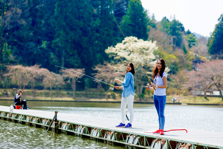 Higashiyama Lake Fishing Area