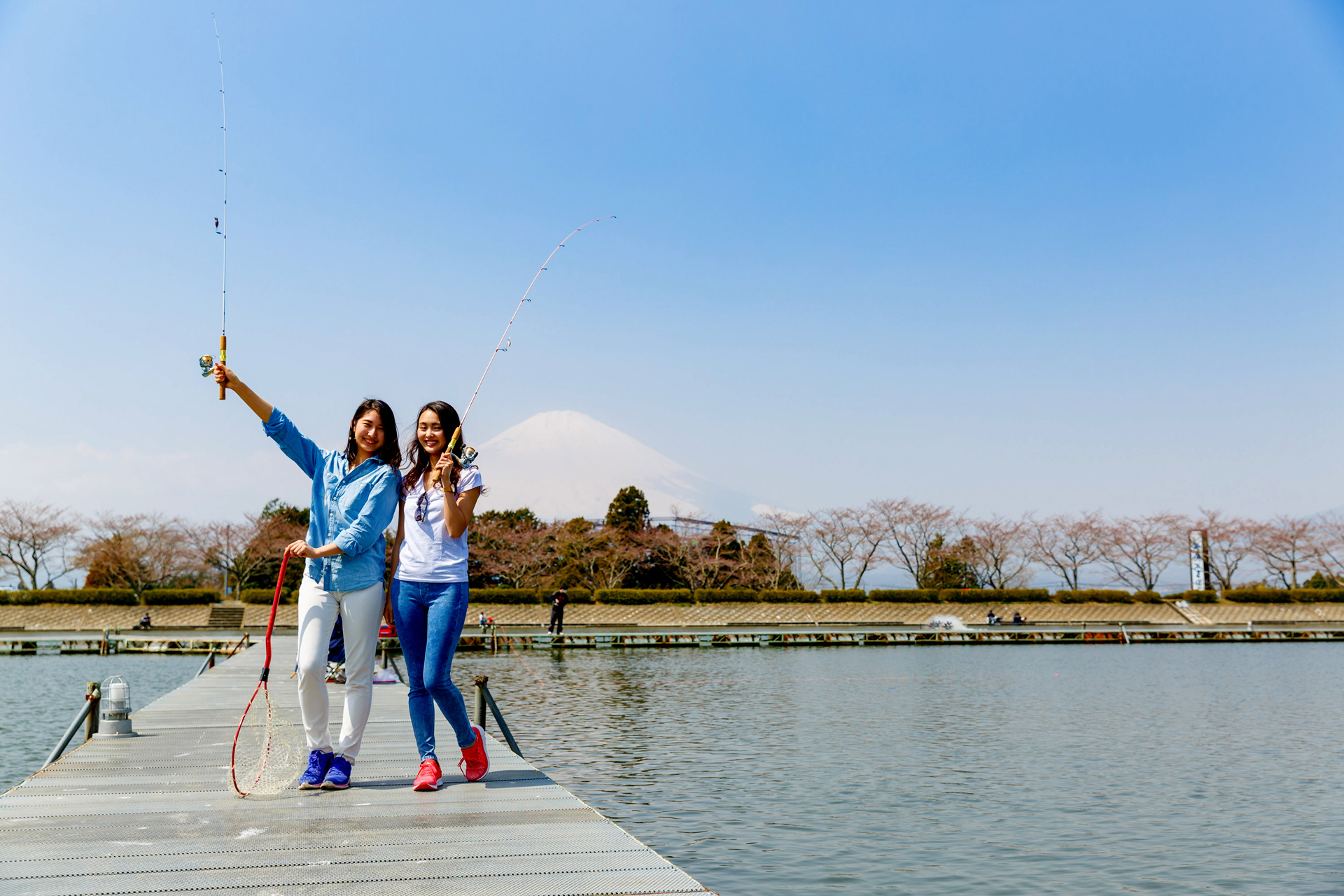 Higashiyama Lake Fishing Area